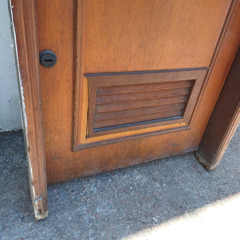 Puerta de contrachapado de cedro con marco en cedro y brazo hidráulico - imagen 2