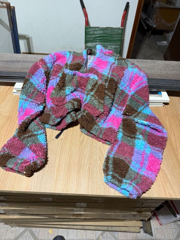 Buzo Peludito Rosa, Marrón y Azul Talle M
