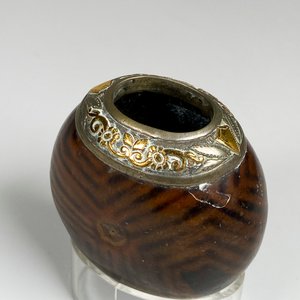 Mate galleta virola de plata y oro ,con soporte acrílico - imagen 5