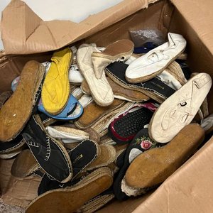 Lote de Alpargatas, Pantuflas y Calzados Variados con Suela de Yute - imagen 9