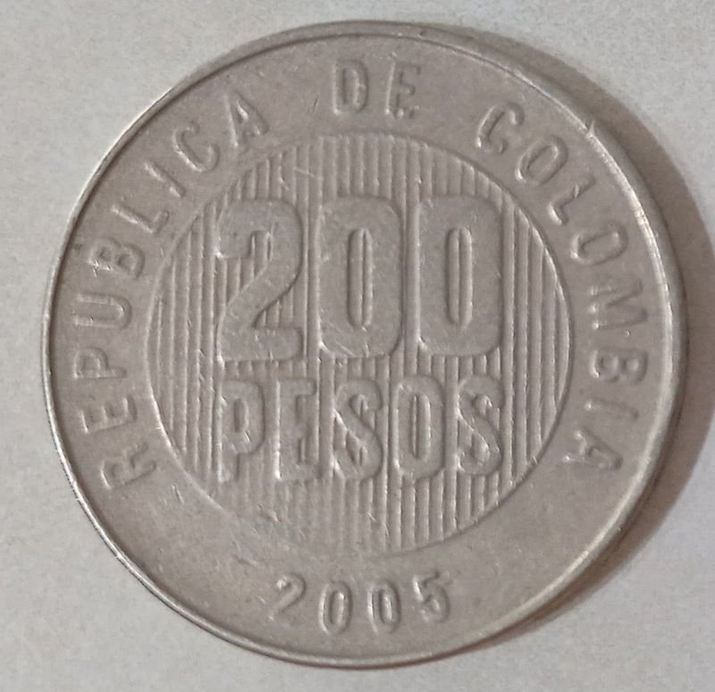 Lote siguiente: Moneda de Colombia de 200 Pesos