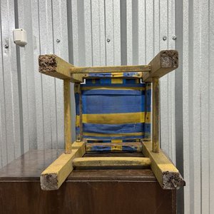 Banco de Madera Amarillo y Azul con Asiento de Malla - imagen 10