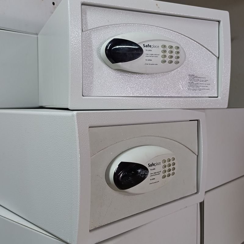 Lote siguiente: Cajas Fuertes Electrónicas Seguras y de Alta Tecnología