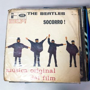 Lote de Discos de Vinilo de The Beatles y Otros Artistas - imagen 2