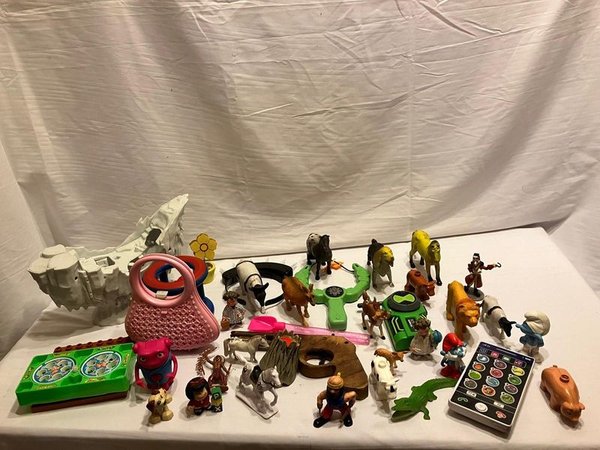 Lote Variado de Figuras de Niños, Niñas y Animales - imagen 1