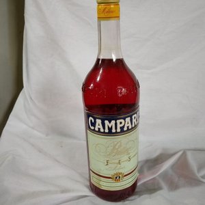 Lote siguiente: Botella de Campari 1 Litro