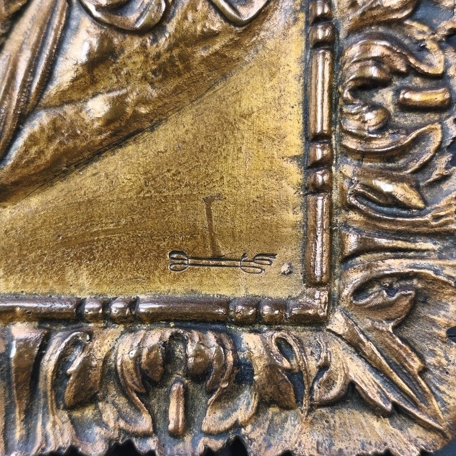 Placa de bronce en altorrelieve con escena mitológica - imagen 6