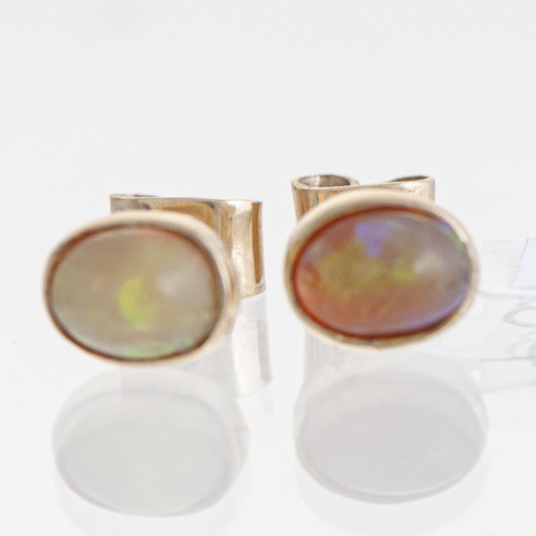 Lote anterior: Par de aretes de oro 18k con ópalos