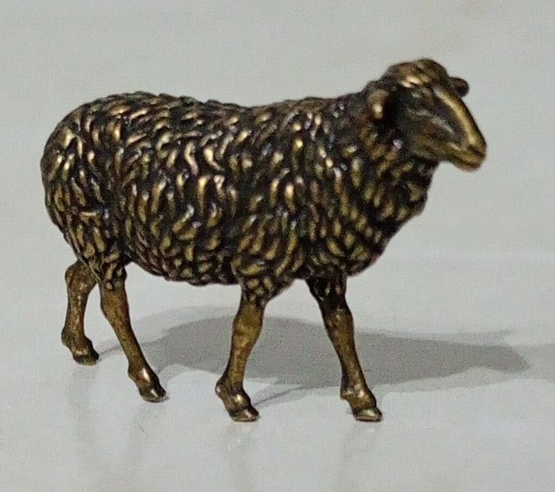 Figura Miniatura de Oveja en Bronce