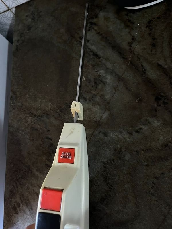 Cuchillo eléctrico en buen estado - imagen 1