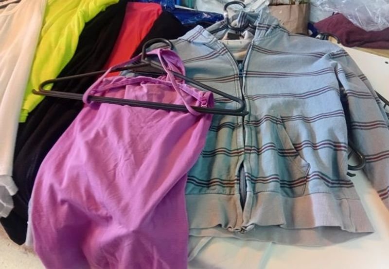 Lote de Ropa Post Temporada en Buen Estado - imagen 4