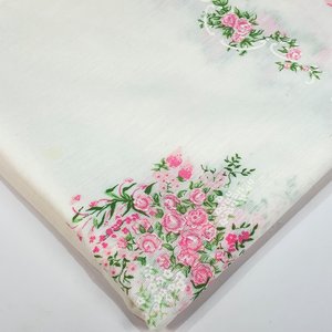 Mantel de Hilo Blanco con Guarda Rosada y Flores - 140x220 cm - imagen 3