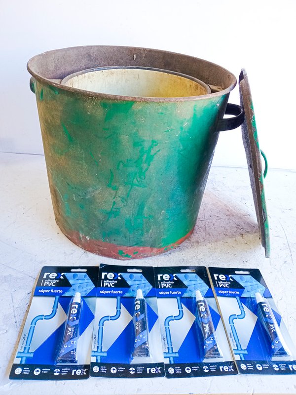 Lote de productos en blister: botellas y recipientes - imagen 1