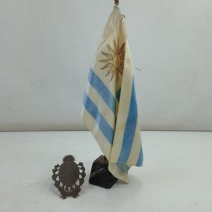 Conjunto Decorativo Bandera Uruguay Bronce y Mármol - imagen 1