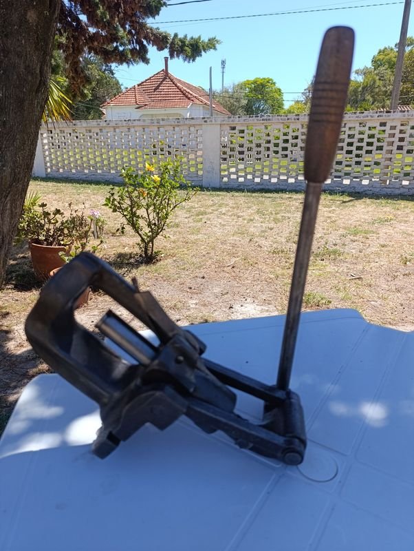 Prensa Cargador de Cartuchos para Recargar Municiones - imagen 2