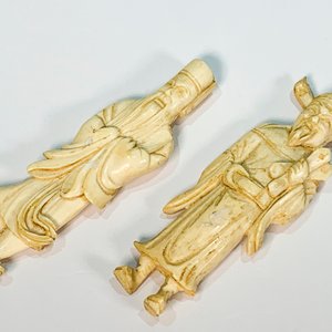 Tres Figuras de Marfil: Puente de Elefantes y Dos Ancianos - imagen 3