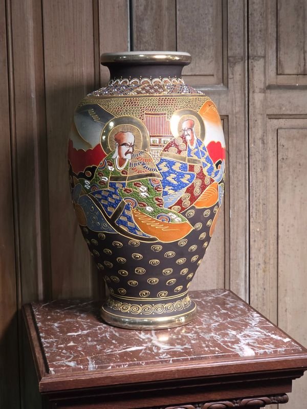 Florero de Loza Satsuma Decorado con Personajes Orientales - Altura 48 cm