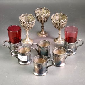 Lote de 9 piezas: Copitas metálicas caladas y shots de cristal ruby con soportes - imagen 2
