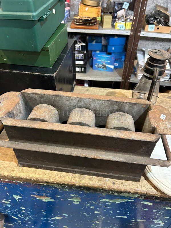 Molde de Hierro para Ladrillos o Bloques
