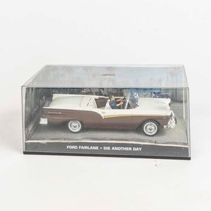 Auto Ford Fairlane de la película James Bond Die Another Day escala 1/24 - imagen 1