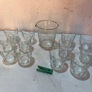Lote siguiente: Juego de Vasos y Hielera de Vidrio