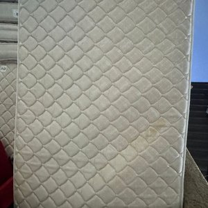 Lote anterior: Colchón de Resortes Beige 198x130x18 cm