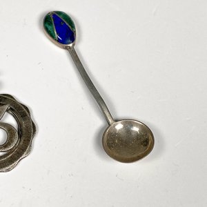 Lote de 4 piezas de plata: medalla, llavero, colgante y cucharita - imagen 6