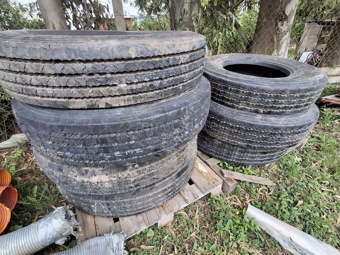 Juego de 4 Cubiertas Usadas para Camión o Tractor