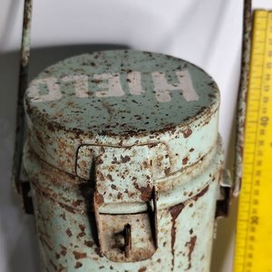 Tarro Antiguo Metálico con Tapa de Corcho y Asa - imagen 6