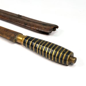 Daga Antigua con Cabo de Bronce y Piedra, Hoja de 35 cm con Vaina de Cuero - imagen 2