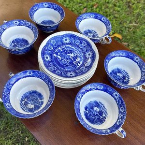 Lote siguiente: juego de te en loza esmaltada japonesa ( 6 platillos y 6 tacitas)