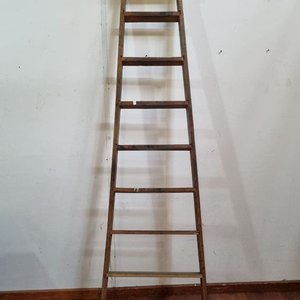 Antigua Escalera de Madera Rústica con Siete Escalones - Ideal Decoración Vintage - imagen 2
