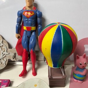 Lote Variado: Juguetes, Veladoras, Reloj, Tazas y Más - imagen 11