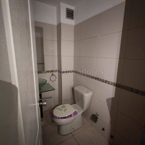 Remate de Apartamento: Dormitorio, Baño, Cocina y Balcón - imagen 4