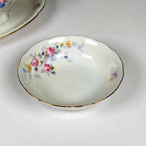 Dos piezas de porcelana checa, salsera y centrito decoración floral - imagen 4