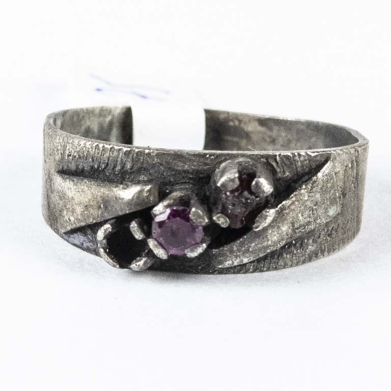 Lote anterior: Anillo de plata con fantasia, faltante - Análisis detallado