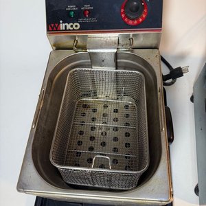 Par de Freidoras: Eléctrica Winco y a Gas Venancio (sin uso) - imagen 7