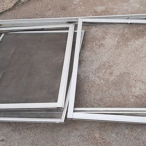 Lote siguiente: Ventana de Aluminio con Mosquitero, 2 Hojas, Sin Vidrio