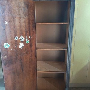 Ropero Antiguo de Madera con Puerta y Cajones - imagen 4