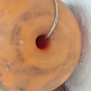 Lote de 3 Boyas Antiguas de Pesca/Redes con Inscripciones y Medidas - imagen 3