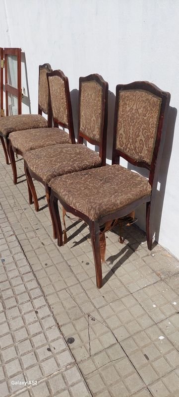 Sillas antiguas de madera en buen estado - imagen 4