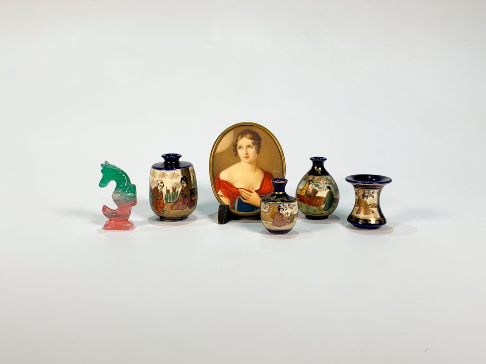Lote de 6 Miniaturas: Cuadro, Lámina, Floreritos Orientales y Figura de Caballo