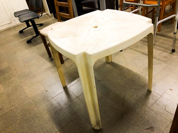 Mesa Plástica Blanca Redonda