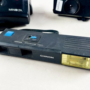 Lote de 3 Cámaras Fotográficas: Minolta, Kodak Instamatic y Chinon Flash - imagen 5