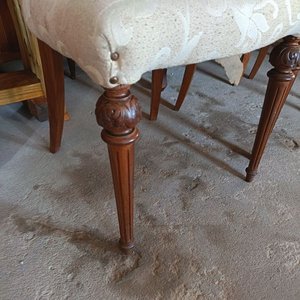 lote de 4 sillas estilo ingles , alguna puede estar un poco floja - imagen 6
