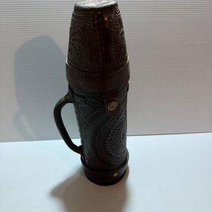 Forro de Termo de Cuero Artesanal con Diseño Repujado - imagen 2