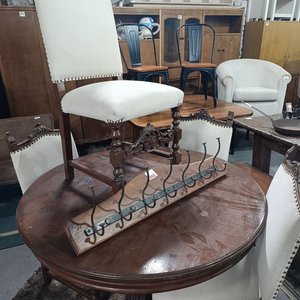 Lote anterior: Juego de Comedor: Mesa Redonda con 4 Sillas Tapizadas Estilo
