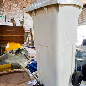 Contenedor de Residuos Blanco 120 Litros con Ruedas - imagen 3
