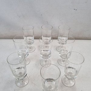 Juego de 9 Copas de Cristal Transparente con Base Torneada - imagen 3