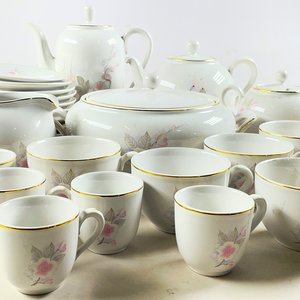 Juego de Vajilla de Porcelana Blanca con Flores Rosas y Bordes Dorados - imagen 3